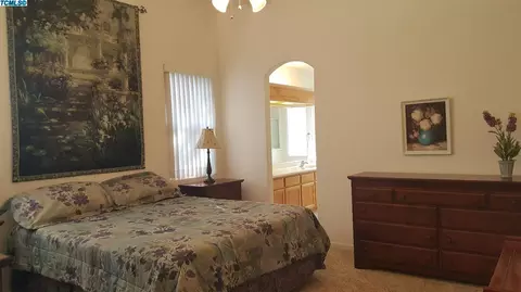 1104 E Arlen, Visalia, CA 93292 photo 14