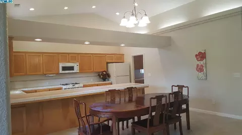 1104 E Arlen, Visalia, CA 93292 photo 8