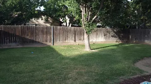 3828 E Auburn Dr, Visalia, CA 93292 photo 7