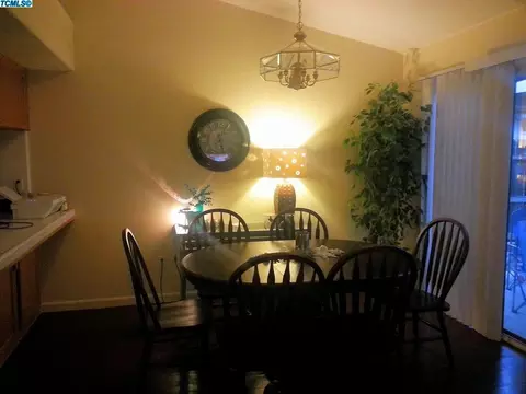 3828 E Auburn Dr, Visalia, CA 93292 photo 4