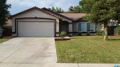 3828 E Auburn Dr, Visalia, CA 93292 photo 1