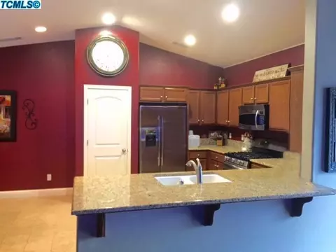 1448 Atlantic Ave, Lemoore, CA 93245 photo 4