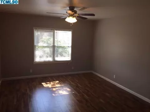 216 E Malone St, Hanford, CA 93230 photo 4