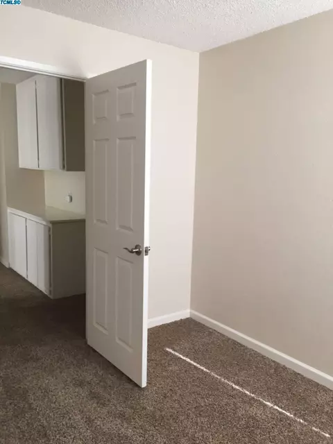 1211 E Ferguson, Visalia, CA 93292 photo 22