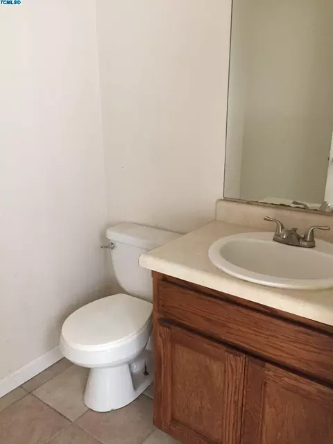 1211 E Ferguson, Visalia, CA 93292 photo 6