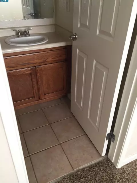 1211 E Ferguson, Visalia, CA 93292 photo 29