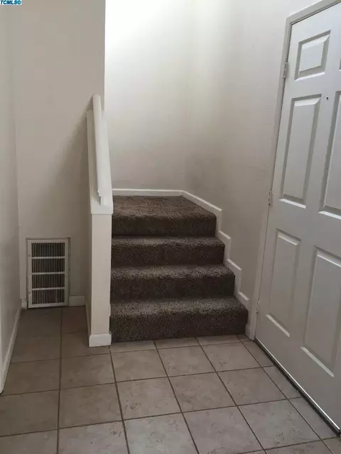 1211 E Ferguson, Visalia, CA 93292 photo 4
