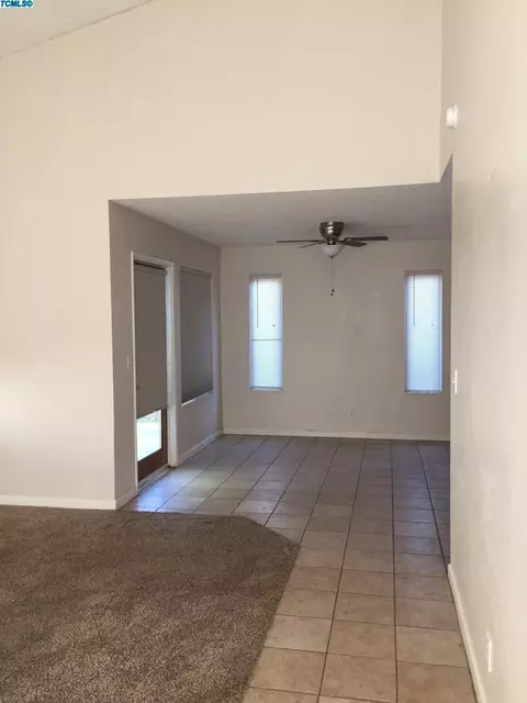 1211 E Ferguson, Visalia, CA 93292 photo 3
