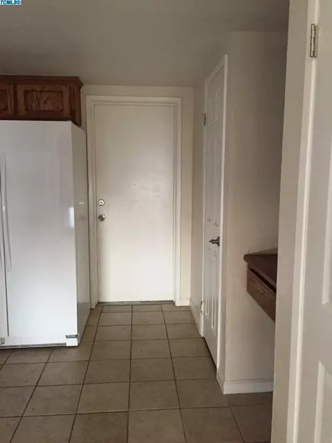 1211 E Ferguson, Visalia, CA 93292 photo 8