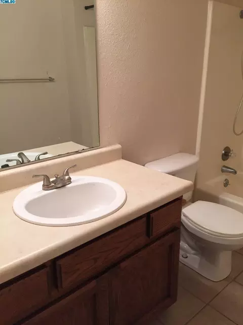 1211 E Ferguson, Visalia, CA 93292 photo 16