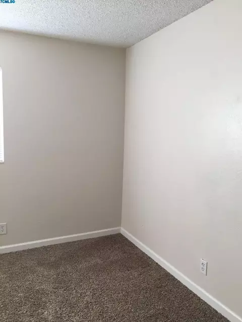 1211 E Ferguson, Visalia, CA 93292 photo 20