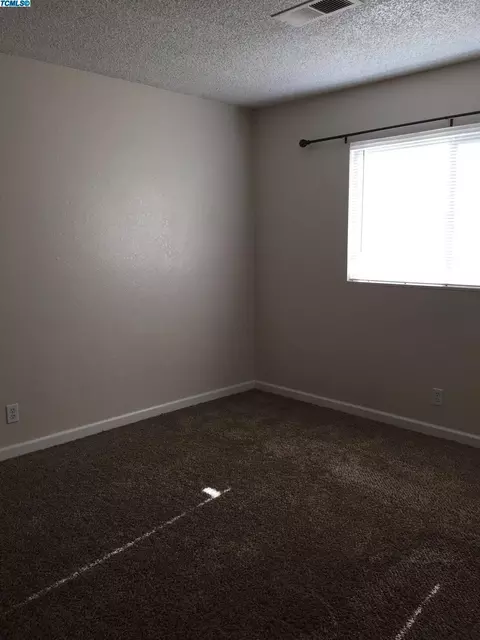 1211 E Ferguson, Visalia, CA 93292 photo 24