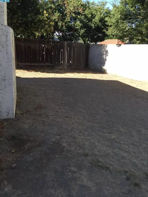 1211 E Ferguson, Visalia, CA 93292 photo 9