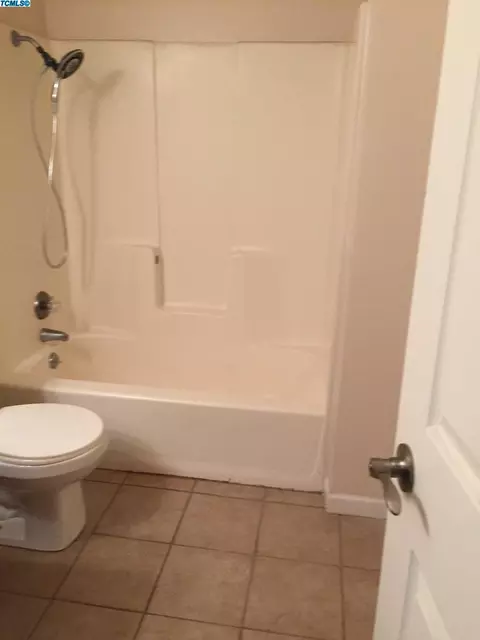 1211 E Ferguson, Visalia, CA 93292 photo 15