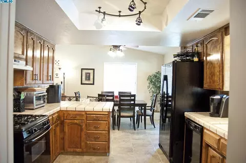 805 Woods Pl, Exeter, CA 93221 photo 21