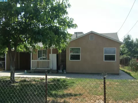 647 Walnut St, Pixley, CA 93256 photo 1