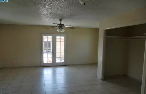 647 Walnut St, Pixley, CA 93256 photo 2