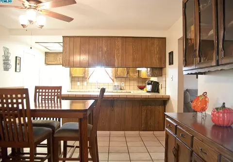 2222 E Hillcrest Ave, Visalia, CA 93292 photo 19