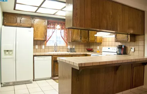 2222 E Hillcrest Ave, Visalia, CA 93292 photo 23
