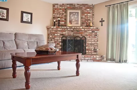 2222 E Hillcrest Ave, Visalia, CA 93292 photo 27