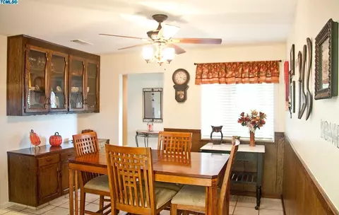 2222 E Hillcrest Ave, Visalia, CA 93292 photo 22