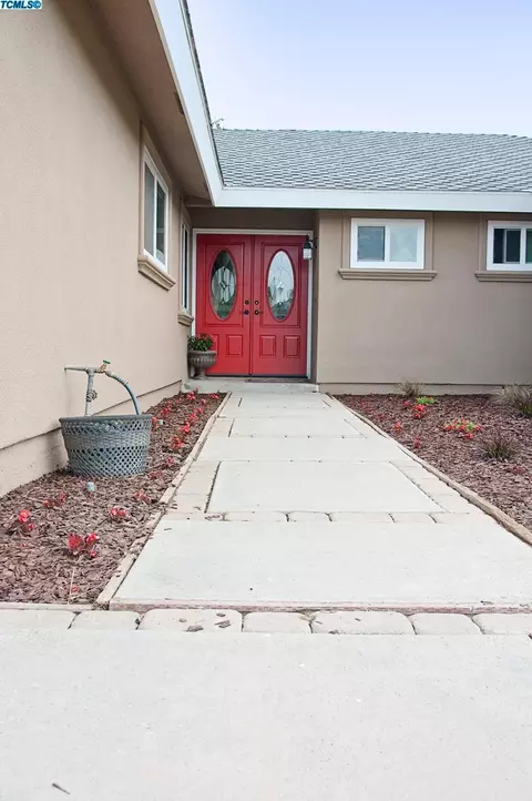 2222 E Hillcrest Ave, Visalia, CA 93292 photo 7