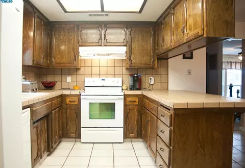 2222 E Hillcrest Ave, Visalia, CA 93292 photo 24
