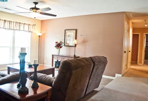 2222 E Hillcrest Ave, Visalia, CA 93292 photo 16