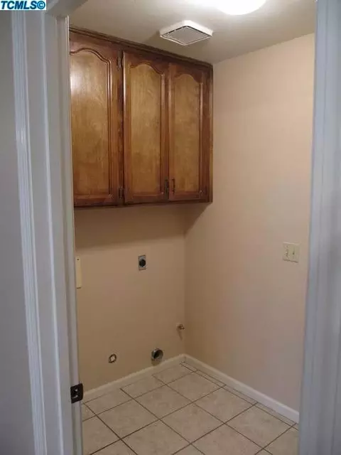 1756 E Walnut Ave, Tulare, CA 93274 photo 9