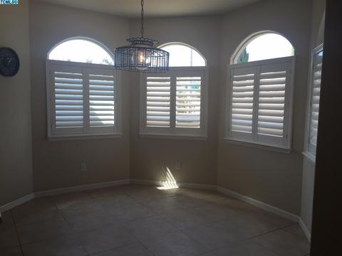 306 S Wind Ct, Visalia, CA 93292 photo 5