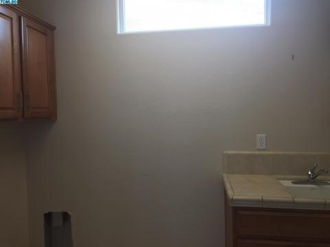 306 S Wind Ct, Visalia, CA 93292 photo 3