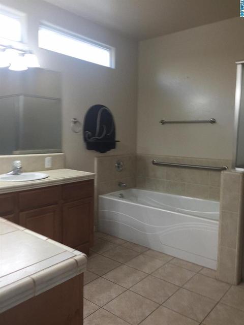 306 S Wind Ct, Visalia, CA 93292 photo 16