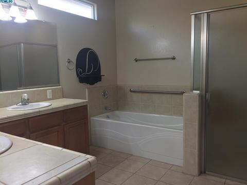306 S Wind Ct, Visalia, CA 93292 photo 17