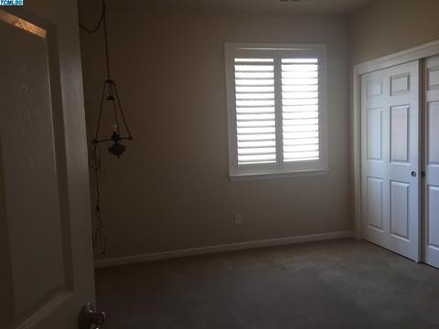 306 S Wind Ct, Visalia, CA 93292 photo 12