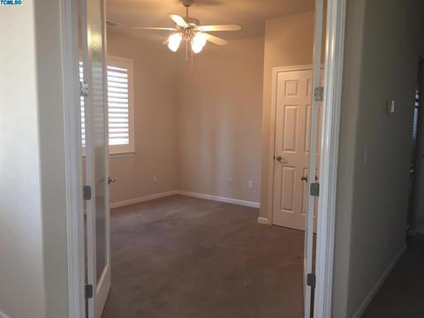 306 S Wind Ct, Visalia, CA 93292 photo 9