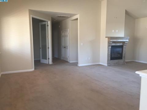 306 S Wind Ct, Visalia, CA 93292 photo 8
