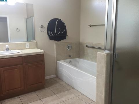 306 S Wind Ct, Visalia, CA 93292 photo 15