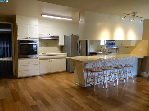 41 S Cambridge Dr, Lemoore, CA 93245 photo 10