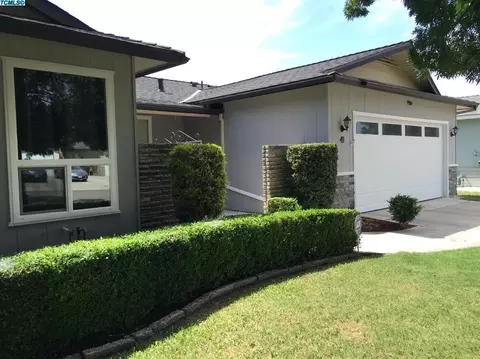 41 S Cambridge Dr, Lemoore, CA 93245 photo 4