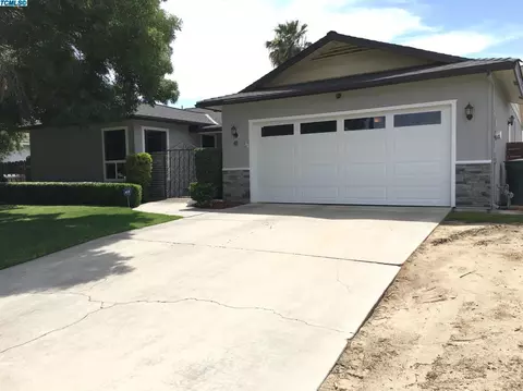 41 S Cambridge Dr, Lemoore, CA 93245 photo 3