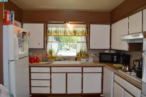 1747 Alamos Ave, Clovis, CA 93611 photo 10