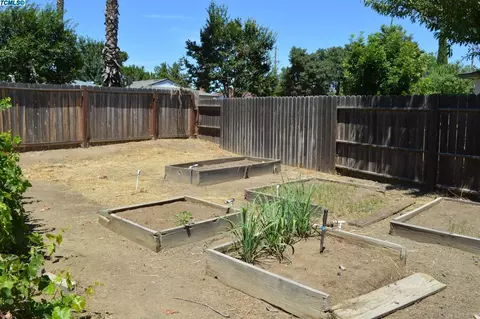 1747 Alamos Ave, Clovis, CA 93611 photo 24