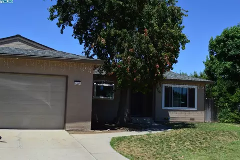 1747 Alamos Ave, Clovis, CA 93611 photo 3