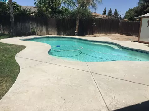 216 E Lois Ave, Tulare, CA 93274 photo 12