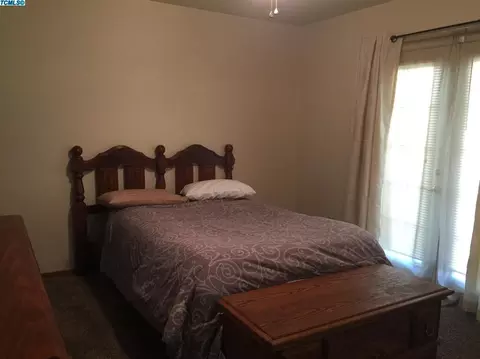 216 E Lois Ave, Tulare, CA 93274 photo 8