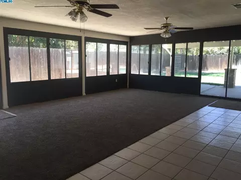 216 E Lois Ave, Tulare, CA 93274 photo 2