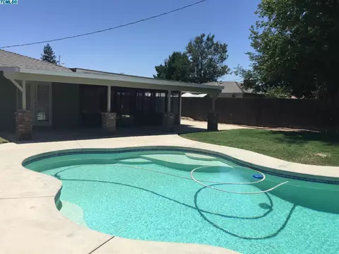 216 E Lois Ave, Tulare, CA 93274 photo 13
