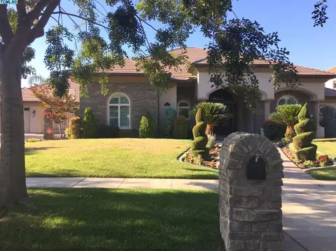 3342 E Harvard Ct, Visalia, CA 93292 photo 1