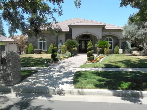 3342 E Harvard Ct, Visalia, CA 93292 photo 3