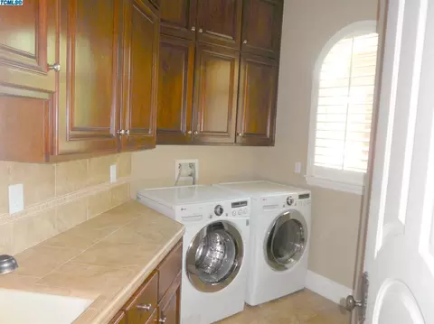 3342 E Harvard Ct, Visalia, CA 93292 photo 32